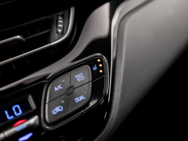 Toyota C-HR 1.8 Hybrid Sport Automaat (NAVIGATIE, CAMERA, JBL AUDIO, STOELVERWARMING, KEYLESS, SPORTSTOELEN, GETINT GLAS, ADAPTIVE CRUISE, NIEUWSTAAT)