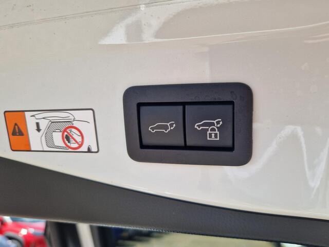 Toyota C-HR 1.8 Hybrid 140 Executive met panoramadak en Trekhaak