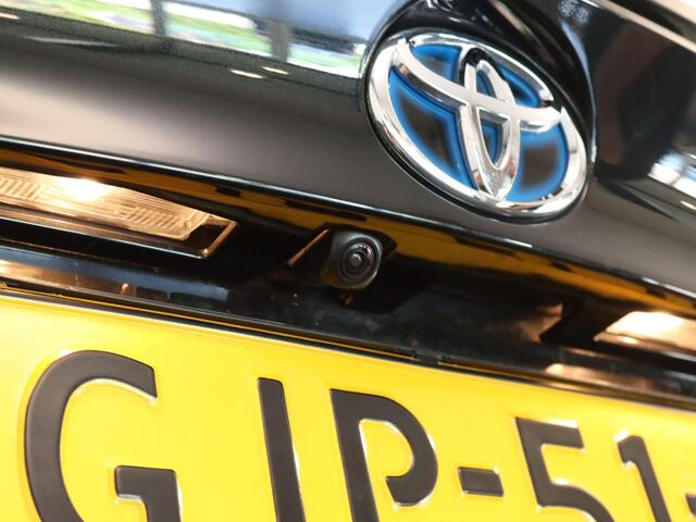 Toyota C-HR 1.8 Hybrid Style - NAVIGATIE - PARKEERASSISTENT - STOELVERWARMING - STUURVERWARMING - PARKEERSENSOREN VOOR/ ACHTER - KEYLESS ENTRY/ START - DODEHOEK DETECTIE - 18 INCH LICHT METALEN VELGEN - CAMERA