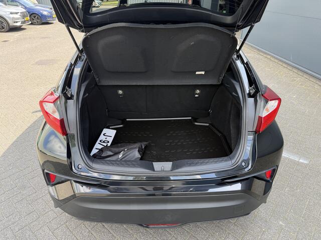 Toyota C-HR 1.8 Hybrid Business Intro (Trekhaak - Camera - Stoelverwarming - Keyless Entry - 18"incl 4S - Adaptieve Cruise Controle - Automatische Airco - Navigatie)