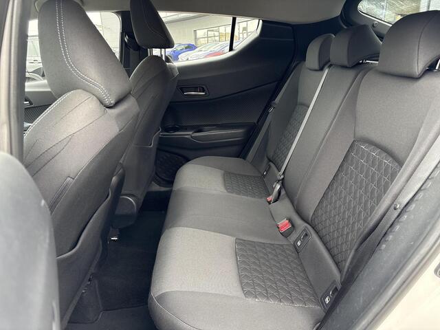 Toyota C-HR 1.8 Hybrid Dynamic TeamNL **TWEEDE PINKSTERDAG GEOPEND/ TREKHAAK/ KEYLESS/ ADAPTIEF CRUISE CONTROL/ PARKEERSENSOREN**