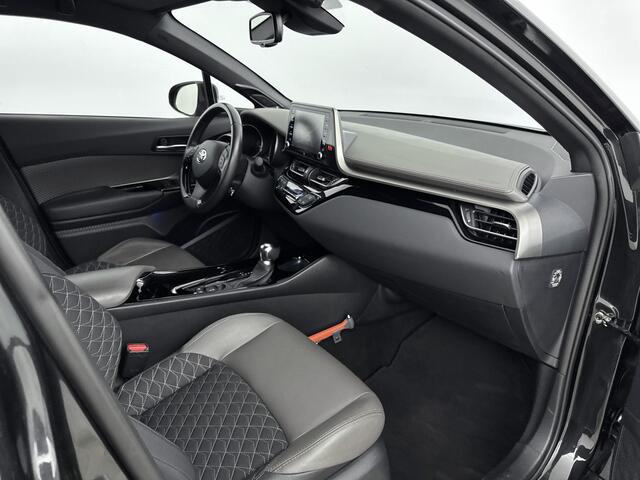 Toyota C-HR 2.0 Hybrid Executive | JBL | Dodehoek detectie | Parkeersensoren voor+achter met assistent | Full LED Adaptief | Navigatie | Apple CarPlay/Android auto | Cruise control Adaptive |