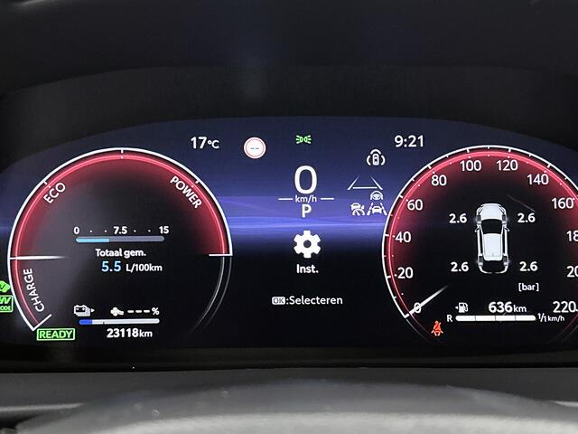 Toyota C-HR 2.0 Plug-in Hybrid 220 Executive | BTW voertuig | JBL | Dodehoek detectie | Stoel+stuurverwarming | Elektrische achterklep | Parkeersensoren voor+achter | Apple CarPlay/Android auto | Climate control