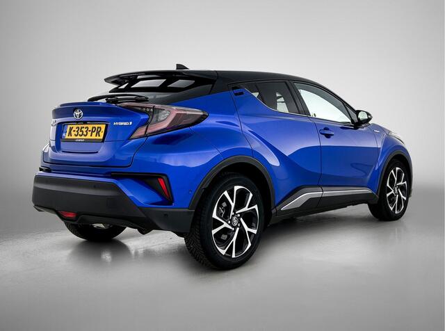 Toyota C-HR 1.8 Hybrid Bi-tone Plus | Dealer onderhouden | JBL | Dodehoek detectie | Stoel+stuurverwarm0ing | Parkeersensoren voor+achter met assistent | Trekhaak afneembaar | Lederen bekleding | Navigatie | volledig LED |