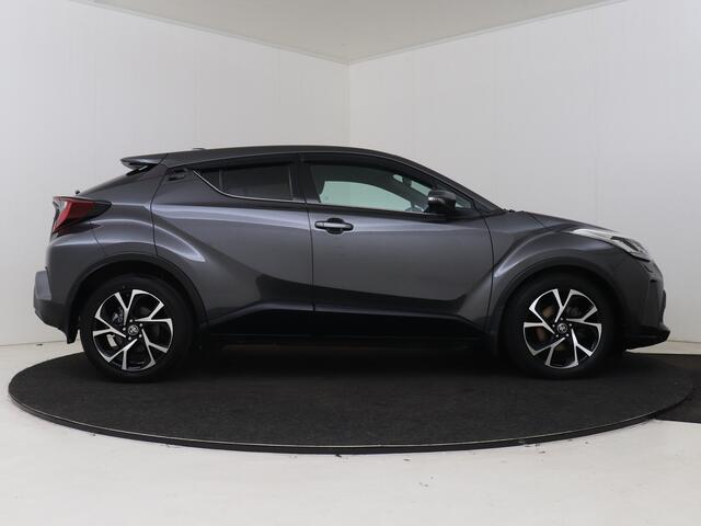 Toyota C-HR 1.8 Hybrid Style | Stoel+stuurverwarming | Apple CarPlay/Android Auto | Parkeersensoren voor+achter | Cruise control adaptive |