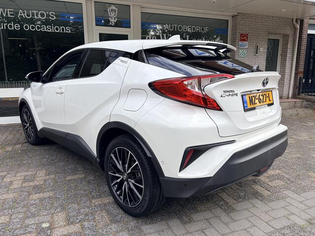 Toyota C-HR 1.8 Hybrid Executive Navi Full Map/Achteruitr. Camer/Verwarmde in hoogte verst.bare stoel/Verw. inklapbare spiegels/Cruise Contr. Adaptief/Keyles Entry/Multifunction. Stuur/Parkeerassistent/18 Inch L/M