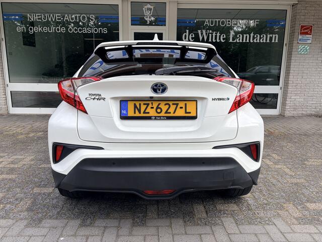 Toyota C-HR 1.8 Hybrid Executive Navi Full Map/Achteruitr. Camer/Verwarmde in hoogte verst.bare stoel/Verw. inklapbare spiegels/Cruise Contr. Adaptief/Keyles Entry/Multifunction. Stuur/Parkeerassistent/18 Inch L/M