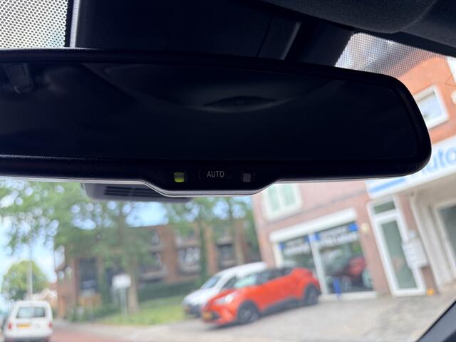 Toyota C-HR 1.8 Hybrid Executive Navi Full Map/Achteruitr. Camer/Verwarmde in hoogte verst.bare stoel/Verw. inklapbare spiegels/Cruise Contr. Adaptief/Keyles Entry/Multifunction. Stuur/Parkeerassistent/18 Inch L/M
