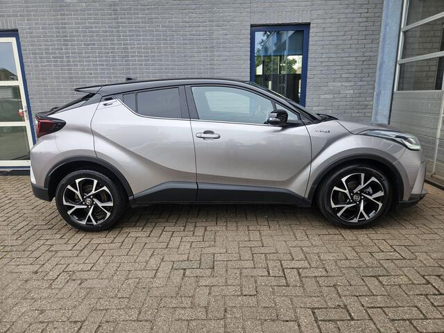 Toyota C-HR 1.8 Hybrid Bi-Tone Plus Inclusief Afleveringskosten