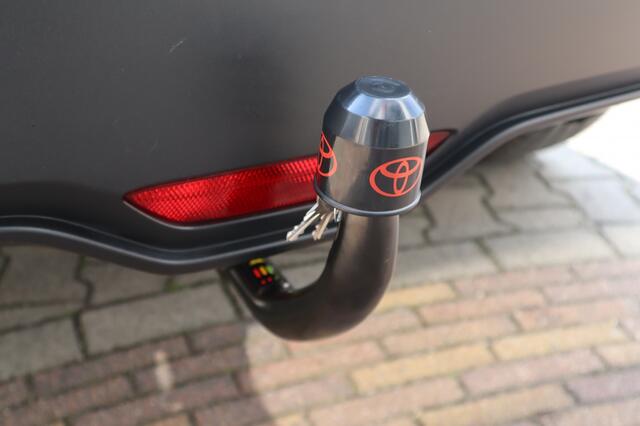 Toyota C-HR 1.8 Hybrid Style Ultimate | Trekhaak | JBL | Stuur en stoelverwa