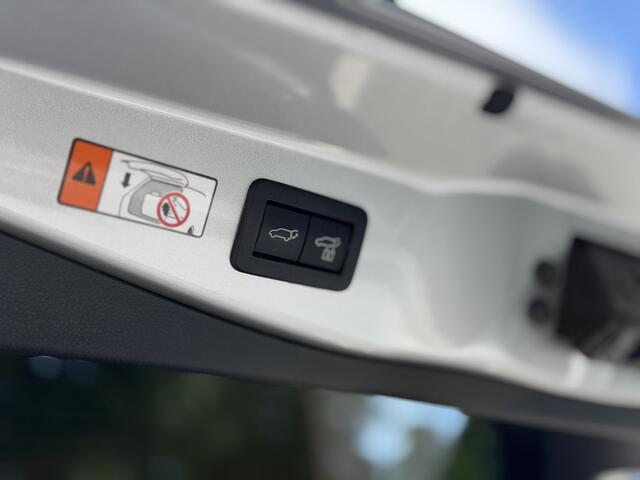 Toyota C-HR 1.8 Hybrid 140 First Edition | GEEN AFLEVERKOSTEN | Elektrische achterklep, Dodehoekdetectie, Parkeersensoren
