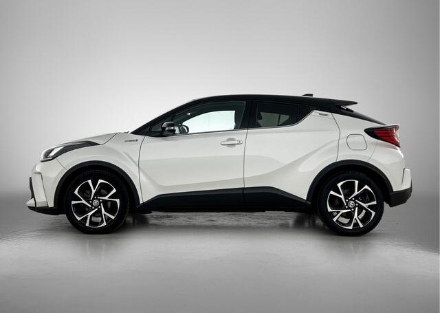Toyota C-HR 1.8 Hybrid Style | Dodehoek detectie | Parkeersensoren voor+achter | Stoelverwarming | Trekhaak afneembaar | Navigatie | Apple CarPlay/Android auto | Full LED verlichting |