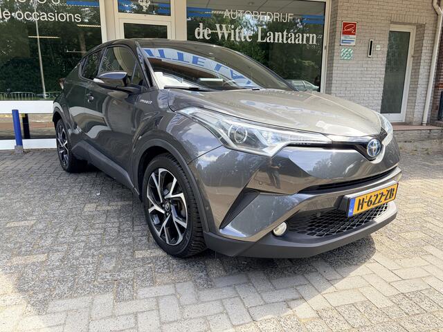 Toyota C-HR 1.8 Hybrid Style Lederen bekleding/Autom. airco/Audio Primium/Verw. buitenspieg./Cruise contr. adapt./Dode hoek detectie/Navi Full map/Parkeersens. v.+a./Verw. voorstoelen/L/M 18 Inch