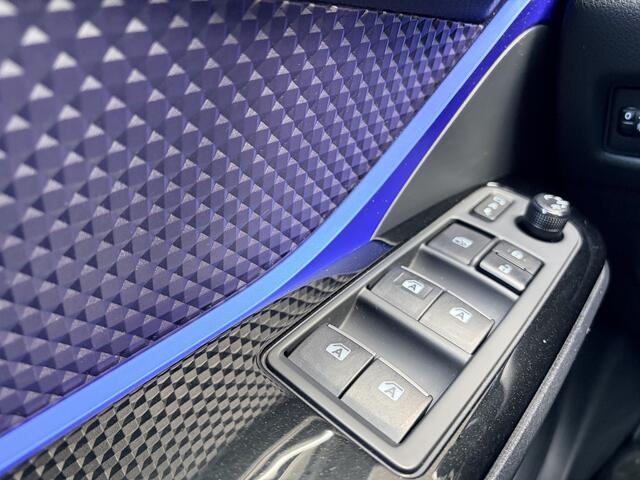 Toyota C-HR 1.8 Hybrid Style Lederen bekleding/Autom. airco/Audio Primium/Verw. buitenspieg./Cruise contr. adapt./Dode hoek detectie/Navi Full map/Parkeersens. v.+a./Verw. voorstoelen/L/M 18 Inch