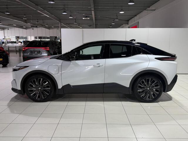 Toyota C-HR Executive AWD 77 kWh | DIRECT LEVERBAAR | ¤2.500 INRUILPREMIE | 1.500KG TREKGEWICHT