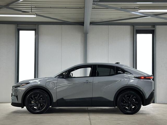 Toyota C-HR First Edition 77 kWh | Navi | Acc | Camera | el. achterklep |