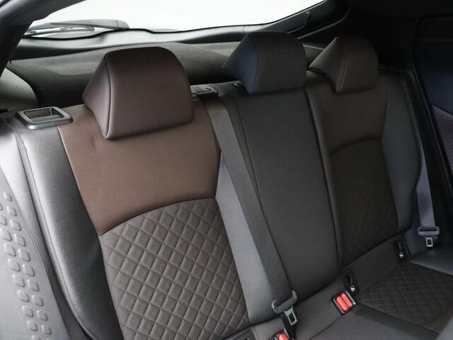 Toyota C-HR 1.8 Hybrid Premium | Stuurwiel Verwarming | Stoelverwarming | Trekhaak | All Season Banden |