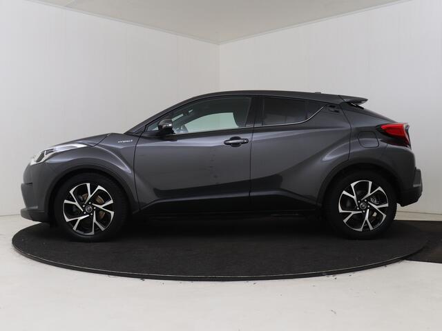Toyota C-HR 1.8 Hybrid Style | Dodehoek detectie | Parkeersensoren voor+achter met assistent | Navigatie | Climate Control | Cruise Control Adaptive | Achteruitrijcamera | Bluetooth |