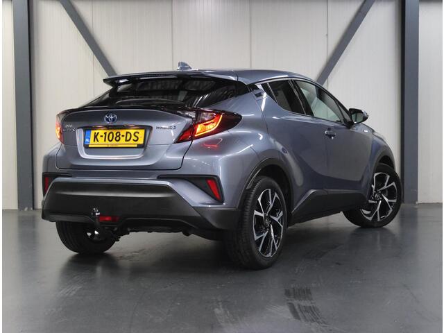 Toyota C-HR 1.8 Hybrid Active | Achteruitrijcamera | Trekhaak | Navigatie | Stuur en Stoelverwarming | LED koplampen | Cruise control