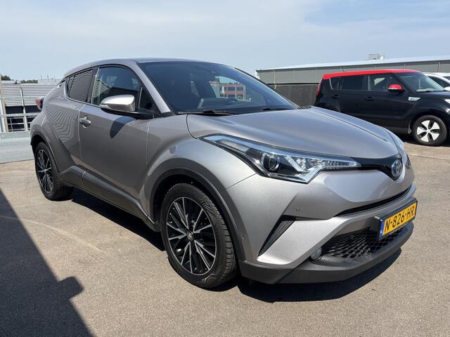 Toyota C-HR 1.8 Hybrid Style Navigatie, Dodehoekdetectie, Stoelverwarming, Stuurwiel verwarmd, Smart Key, LMV, Parkeersensoren