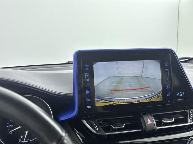 Toyota C-HR 1.8 Hybrid Bi-Tone Plus | Parkeersensoren V+A | JBL | Stuur-Stoelverwarming |