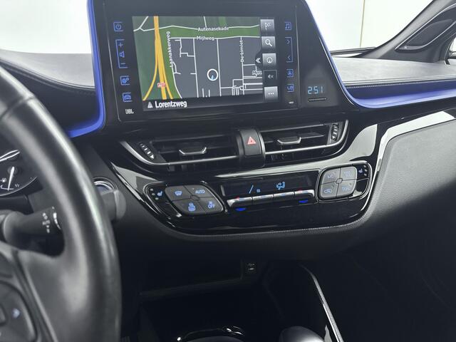 Toyota C-HR 1.8 Hybrid Bi-Tone Plus | Parkeersensoren V+A | JBL | Stuur-Stoelverwarming |