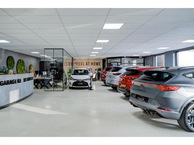 Toyota C-HR 1.8-l-VVT-i Hybrid Team Deutschland Dealerdonderh. / Techniek pakket / LED / Elektrische Achterklep / Smartphone Integratie / Achteruitrijcamera / Adaptive Cruisecontrol