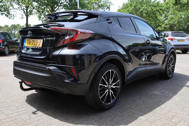 Toyota C-HR 1.8 Hybrid Bi-Tone TREKHAAK LEER STOEL/STUURVERW. CAMERA NAVI ACC CLIMA PDC 18''LMV NAP DEALERONDH.