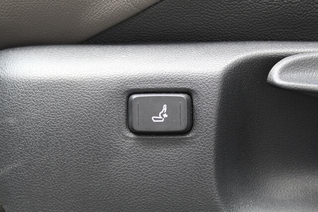 Toyota C-HR 2.0 Hybrid Executive Limited | Rijklaar | Stoel-/stuurverw. | Apple/Android | Sensoren v+a | Half-leder | Keyless | LED | Camera