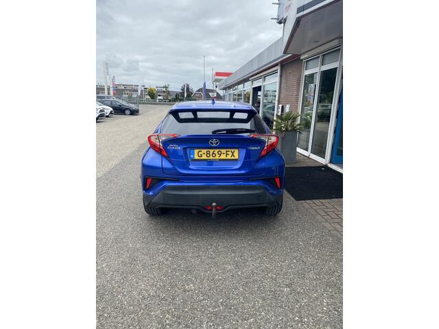 Toyota C-HR 1.8 Hybrid Business Intro