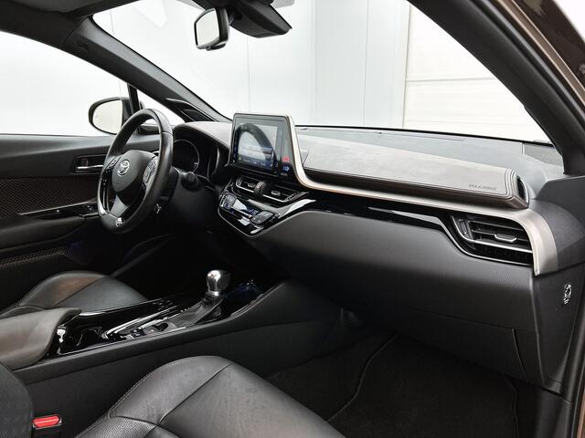 Toyota C-HR 1.8 Hybrid Premium | Dealer onderhouden | JBL | Lederen bekleding | FULL LED verlichting | Stoelverwarming | Parkeersensoren voor+achter met Assistent | Navigatie | Climate Control | Cruise Control Adaptive |