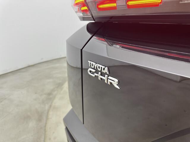 Toyota C-HR First Edition 77 kWh *EV-Deal* | Apple Carplay & Android Auto | Parkeercamera | 20 inch | *