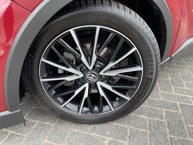 Toyota C-HR 1.8 Hybrid Style | Full map navigatie | Stoelverwarming | Dodehoekdetectie