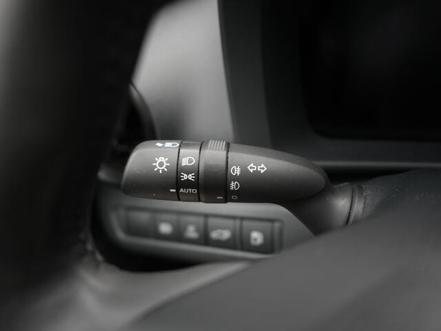 Toyota C-HR 2.0 Plug-in Hybrid 220 First Edition