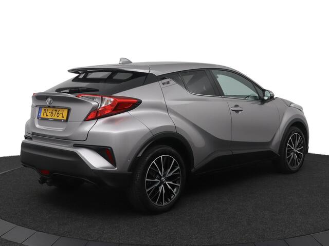 Toyota C-HR 1.2 Executive | Leder - stof bekleding | Trekhaak | Parkeersensoren |
