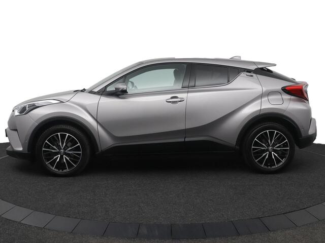 Toyota C-HR 1.2 Executive | Leder - stof bekleding | Trekhaak | Parkeersensoren |