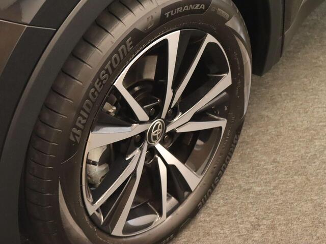 Toyota C-HR 2.0 Plug-in Hybrid 220 Dynamic - ORIGINEEL NEDERLANDSE AUTO - AFKOMSTIG VAN 1E EIGENAAR - 2 LAADKABELS - DODEHOEK DETECTIE - 18 INCH LICHT METALEN VELGEN - STUURVERWARMING - VOORSTOELEN VERWARMD - PARKEERSENOREN VOOR/ACHTER