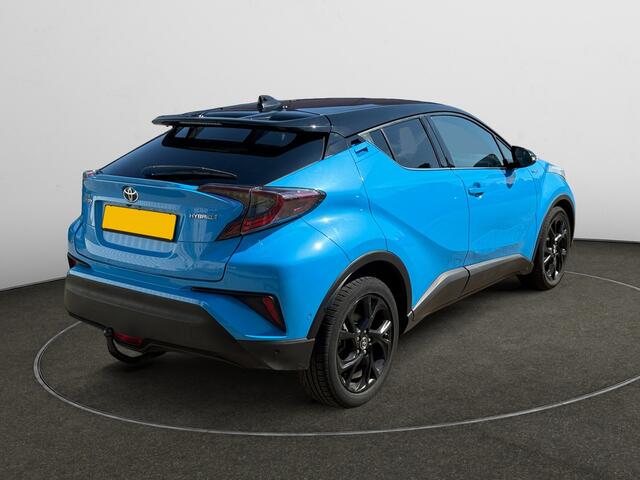 Toyota C-HR 1.8 Hybrid Dynamic Aut- Two Tone, Led Matrix, Active Lane Assist, Stoelverwarming, Camera