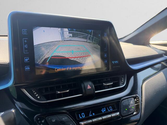 Toyota C-HR 1.8 Hybrid Dynamic Aut- Two Tone, Led Matrix, Active Lane Assist, Stoelverwarming, Camera