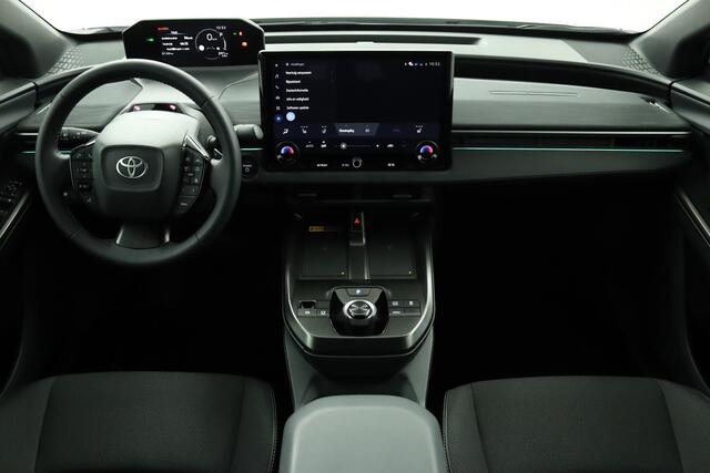 Toyota C-HR First Edition 77 kWh | Adaptive Cruise Control | Achteruitrijcamera| Stuur- en Stoelverwarming | 20 inch Velgen |