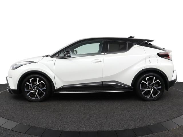 Toyota C-HR 1.8 Hybrid Bi-Tone Plus | Navigatie systeem | Parkeer sensoren | dodehoek detectie |