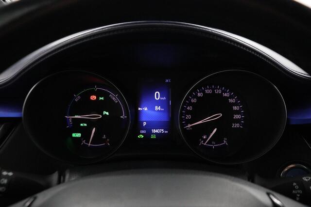 Toyota C-HR 1.8 Hybrid Bi-Tone Plus | Navigatie systeem | Parkeer sensoren | dodehoek detectie |