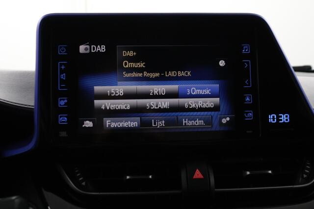 Toyota C-HR 1.8 Hybrid Bi-Tone Plus | Navigatie systeem | Parkeer sensoren | dodehoek detectie |