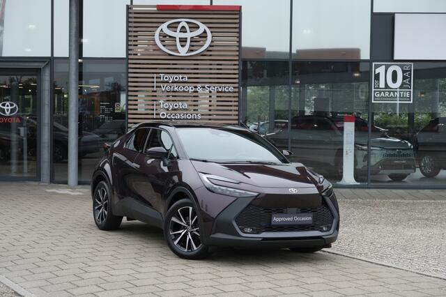 Toyota C-HR 1.8 Hybrid 140 First Edition Automaat | Adaptive High Beam System (AHS) | Parkeer- & manoeuvreerhulp d.m.v. sensoren met remfunctie voor objecten, voertuigen én voetgangers | Panoramic View Monitor;