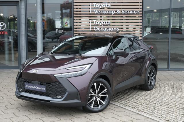 Toyota C-HR 1.8 Hybrid 140 First Edition Automaat | Adaptive High Beam System (AHS) | Parkeer- & manoeuvreerhulp d.m.v. sensoren met remfunctie voor objecten, voertuigen én voetgangers | Panoramic View Monitor;