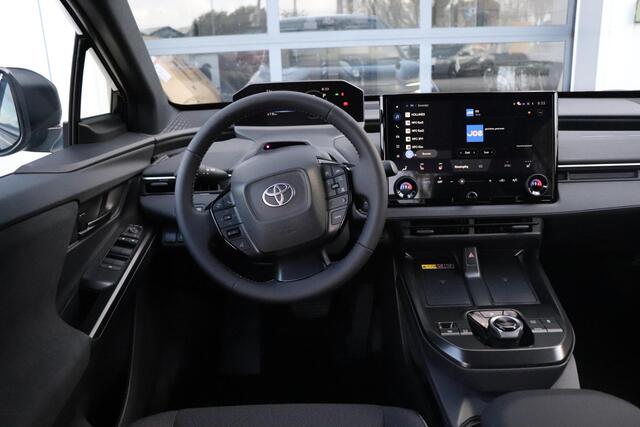 Toyota C-HR First Edition 77 kWh, Inruilpremie ¤2.500,- BSM, Apple Carplay/Android Auto, Stoel & Stuur verwarming!