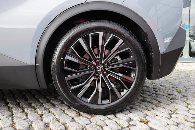 Toyota C-HR Executive AWD 77 kWh, ¤ 2.500 Inruil Voordeel ! Panoramadak, Apple carplay / Android auto.
