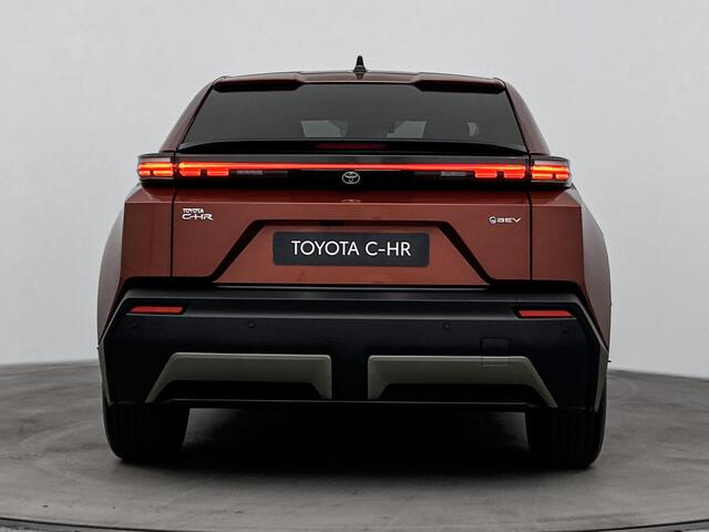Toyota C-HR First Edition 77 kWh | Apple Carplay & Android Auto | Parkeercamera | *