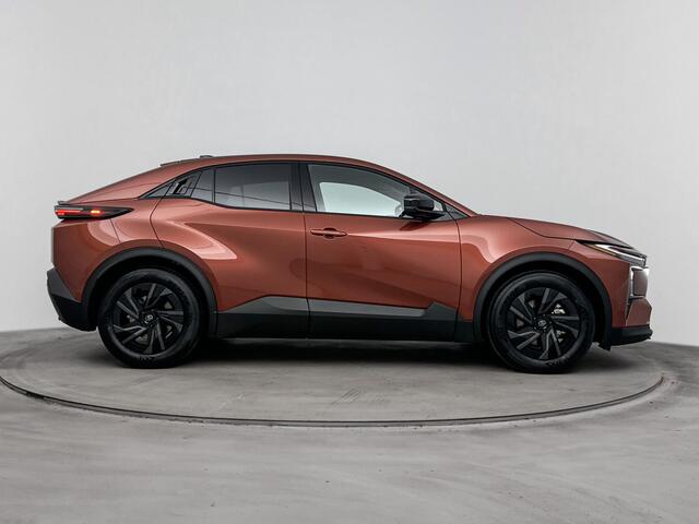 Toyota C-HR First Edition 77 kWh | Apple Carplay & Android Auto | Parkeercamera | *