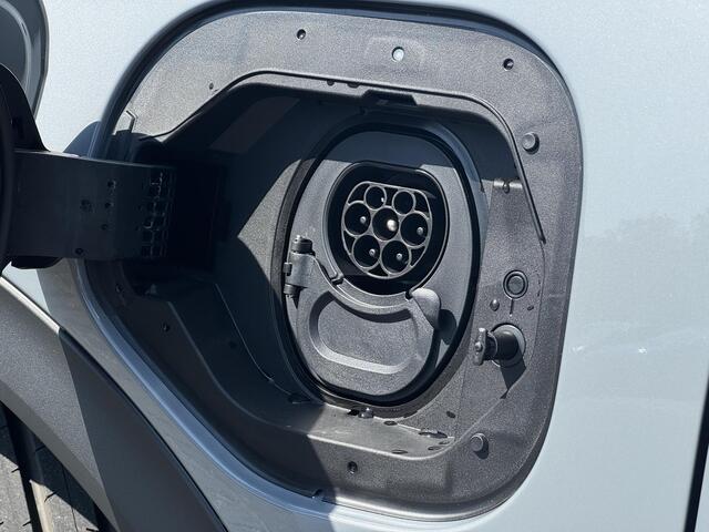 Toyota C-HR First Edition 77 kWh | Nieuw op voorraad |